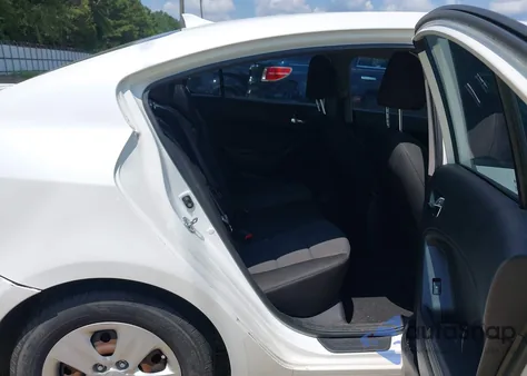 2015 Kia Forte Lx z USA, uszkodzony, nr VIN KNAFX4A62F5427334